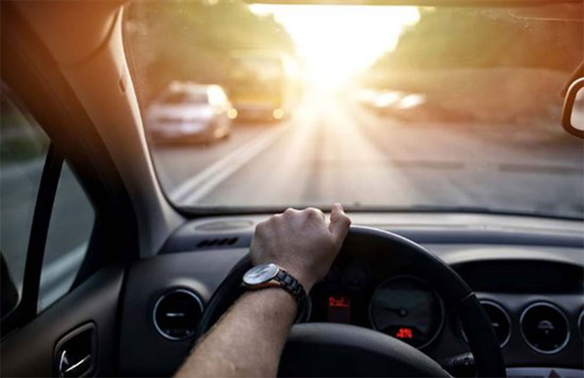 汽车膜过滤强光，预防眩光影响驾驶